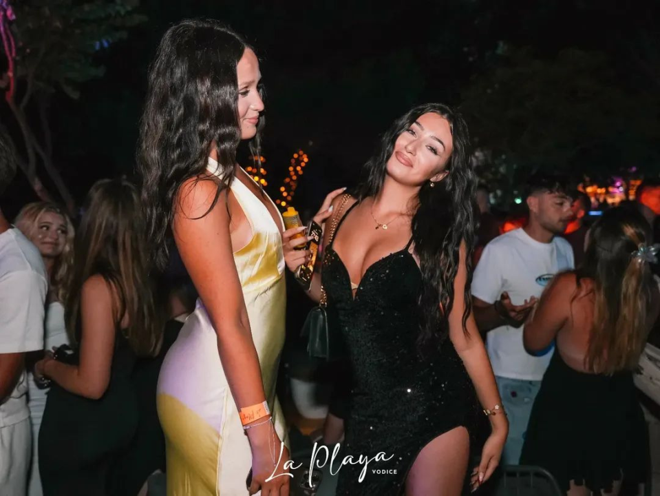 Pogledajte užarenu atmosferu iz vodičke La Playe: Krcat klub na ekskluzivnom koncertu Devita