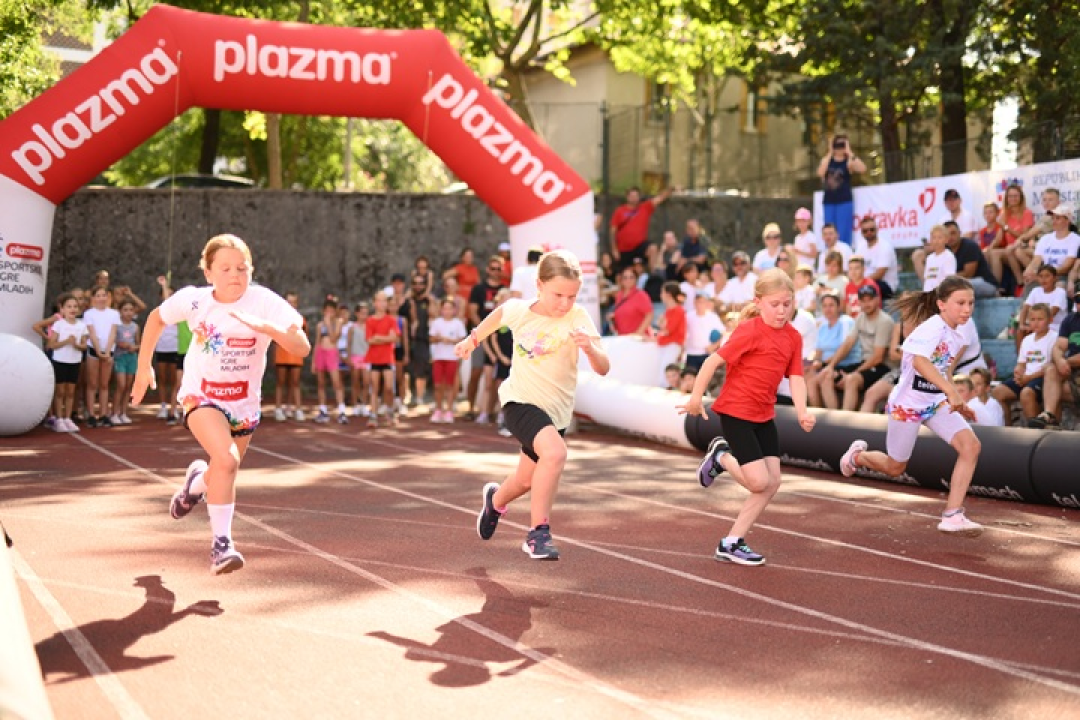 FOTO Na Plazma Sportskim igrama mladih 2 tisuće djece - pristigli sudionici iz naše županije