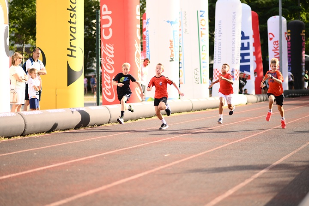 FOTO Na Plazma Sportskim igrama mladih 2 tisuće djece - pristigli sudionici iz naše županije
