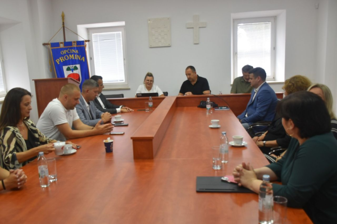 Župan Rakić u prvom službenom posjetu Gradu Drnišu i Općinama Promini i Ružić