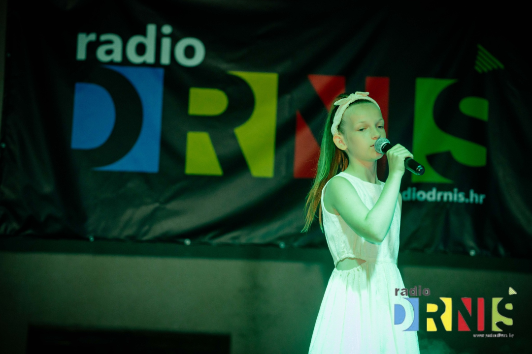 U Drnišu održan 5. Minifest, dječje pjevačko natjecanje