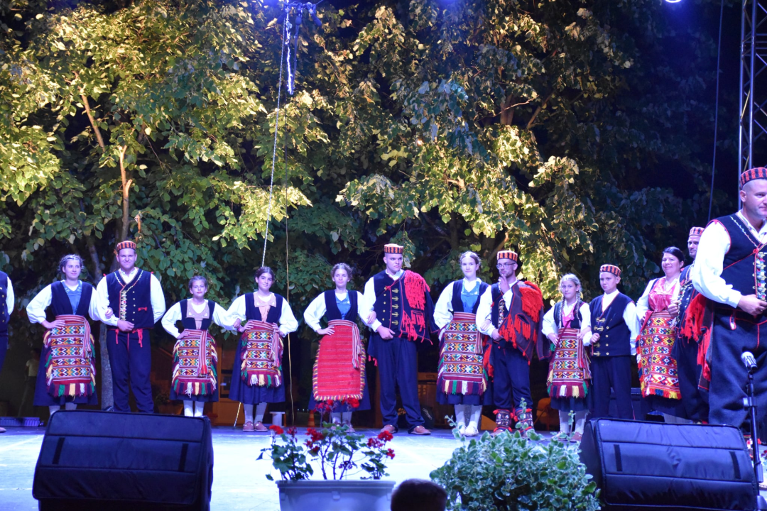 Članovi KUD-a 'Zvona Zagore' iz Mirlovića u Posušju predstavili raskoš svojih plesova, nošnji, napjeva i običaja