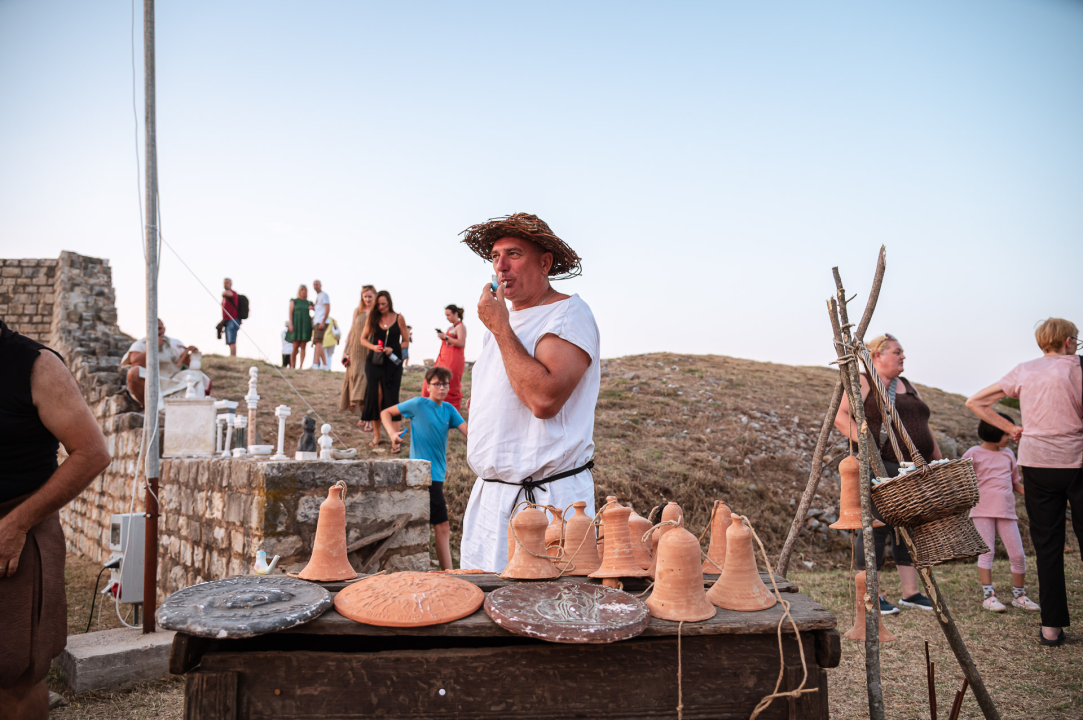 FOTO Spektakularne Burnumske ide spojile povijesti, umjetnosti i glazbe pod zvjezdanim nebom