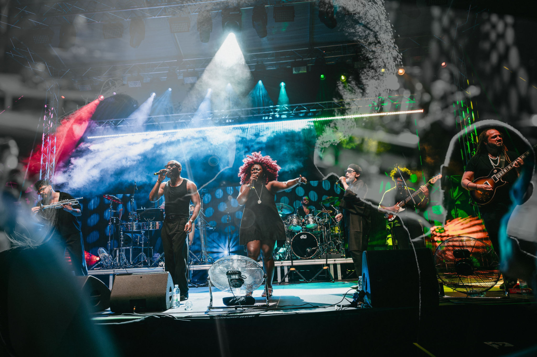 Kyoto Jazz Massive u proširenom sastavu oduševio publiku na tvrđavi sv. Mihovila  