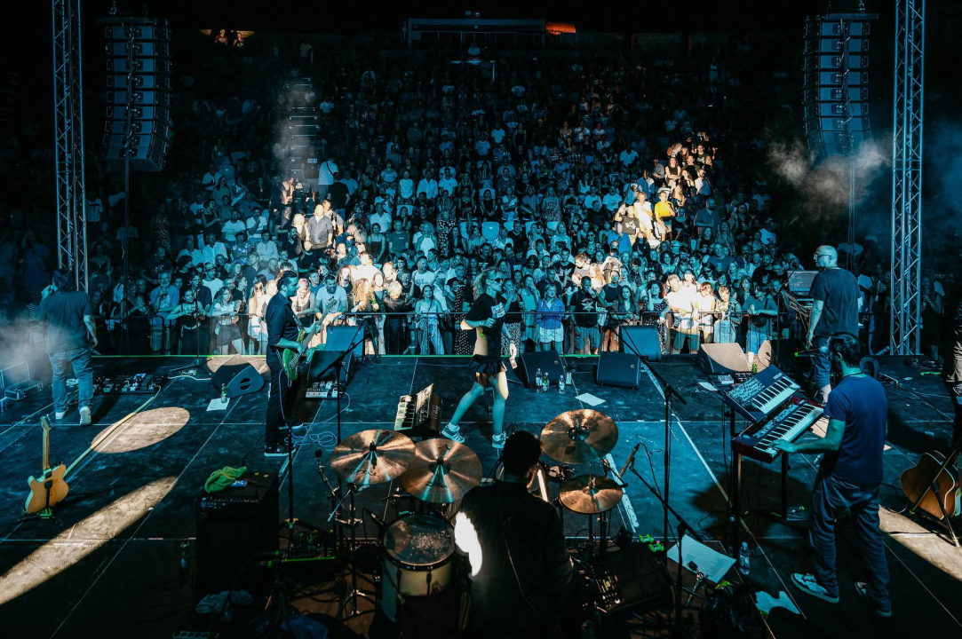 Pogledajte atmosferu: Darko Rundek & Ekipa i PipsChips&Videoclips rasplesali Tvrđavu sv. Mihovila