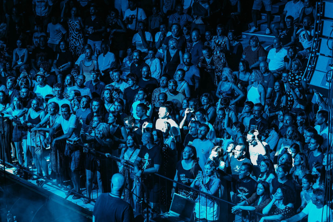 Pogledajte atmosferu: Darko Rundek & Ekipa i PipsChips&Videoclips rasplesali Tvrđavu sv. Mihovila