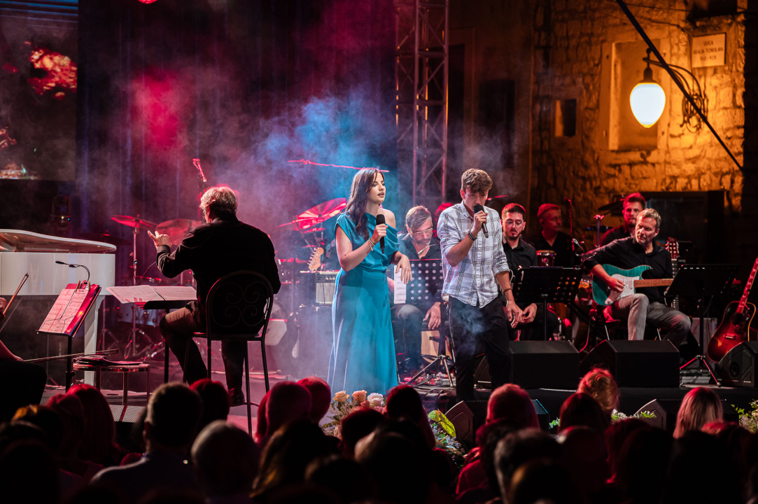 FOTO Đani Stipaničev i klapa Preženca trijumfirali na 28. Dalmatinskoj šansoni