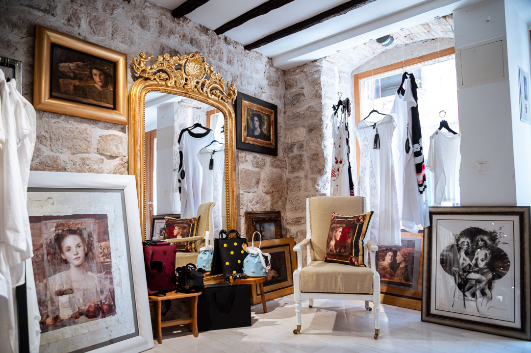 FOTO Rujan u Galeriji Juraj Dalmatinac donosi popuste, unikatne dekorativne komade i nove modne kolekcije!