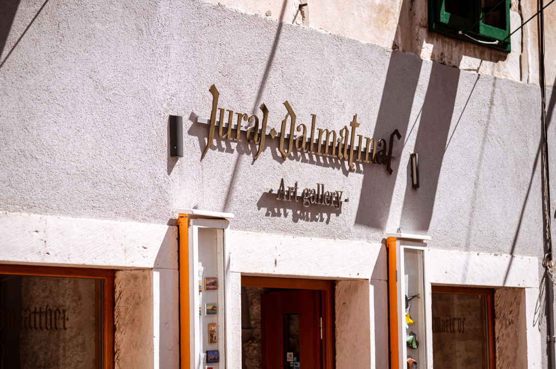 FOTO Rujan u Galeriji Juraj Dalmatinac donosi popuste, unikatne dekorativne komade i nove modne kolekcije!