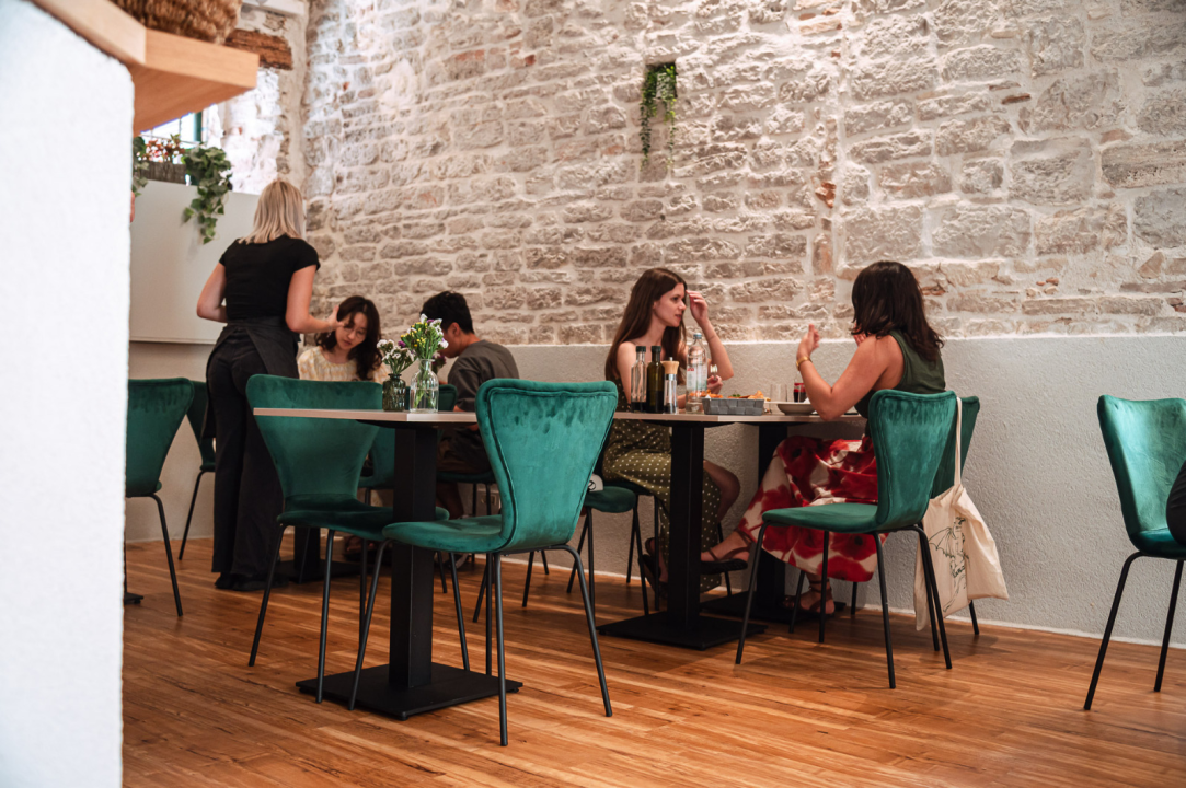 Ručak u srcu Šibenika: Četiri restorana koja vrijedi posjetiti!
