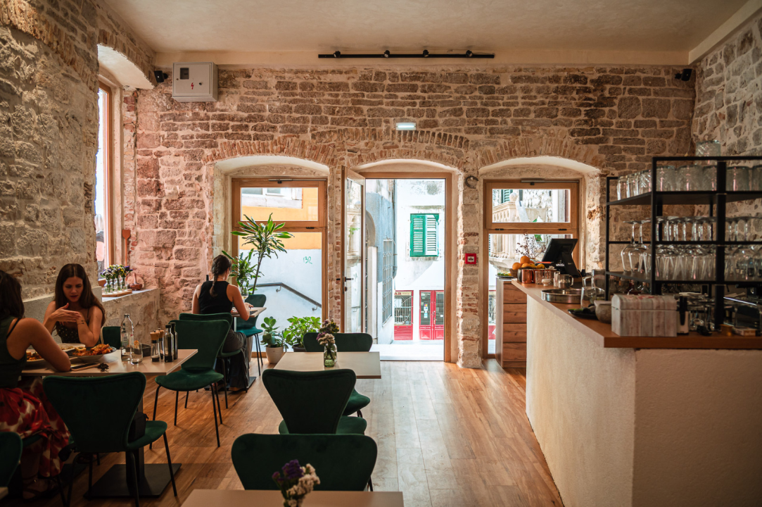 Ručak u srcu Šibenika: Četiri restorana koja vrijedi posjetiti!
