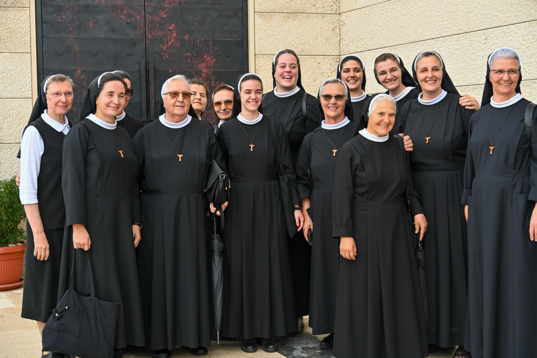 Preko 400 redovnika i redovnica okupilo se u Kninu