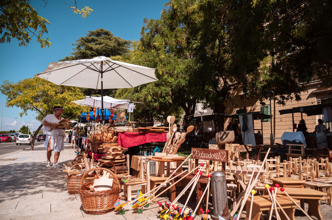 Mirisi i okusi prošlosti: Bogata ponuda štandova na srednjovjekovnom sajmu u Šibeniku