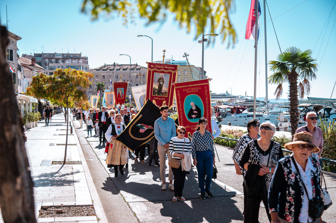 FOTO Održana svečana procesija i sveta misa u povodu blagdana sv. Mihovila