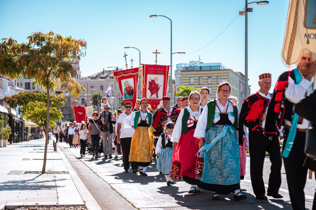 FOTO Održana svečana procesija i sveta misa u povodu blagdana sv. Mihovila