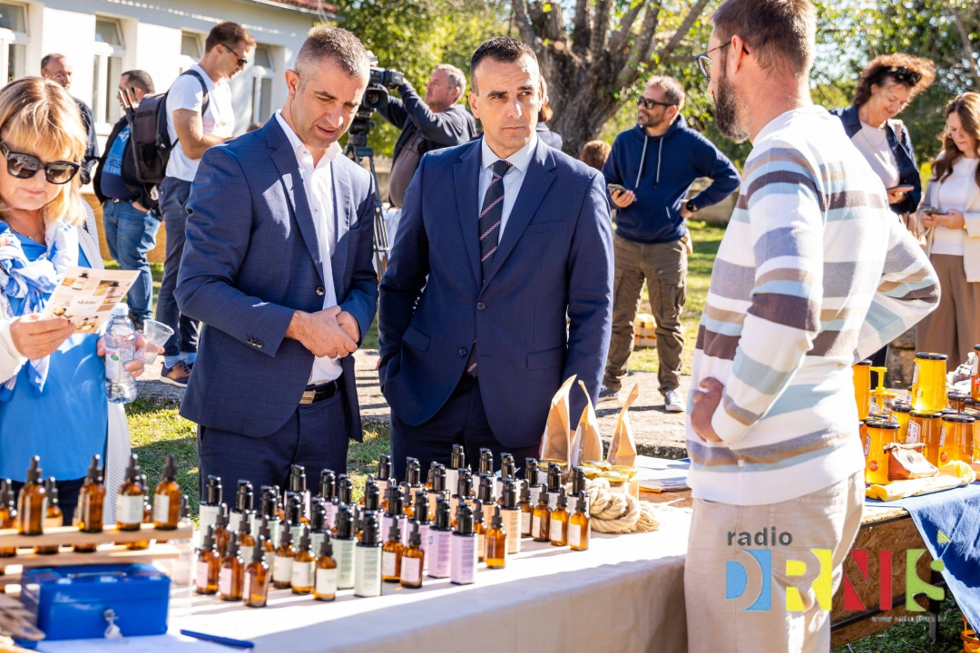 Čuvarice tradicije i stup zajednice: U Pakovom Selu obilježen Svjetski dan seoskih žena