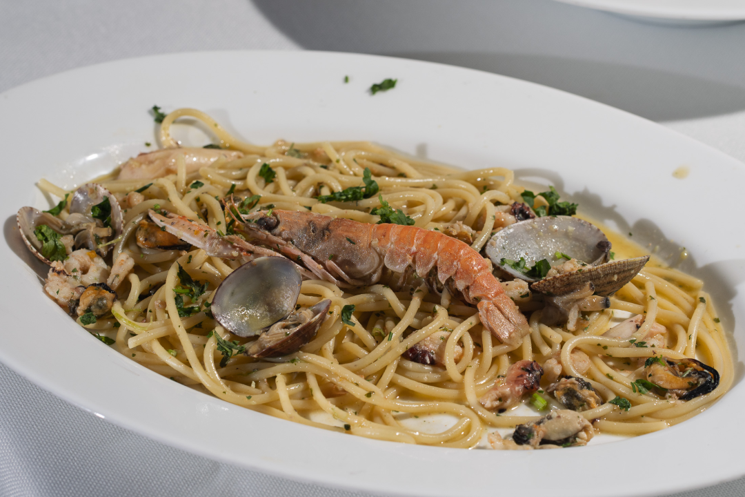 FOTO Petkom se u Konobi Oli uživa u dalmatinskoj spizi, pjesmi i odličnoj atmosferi!