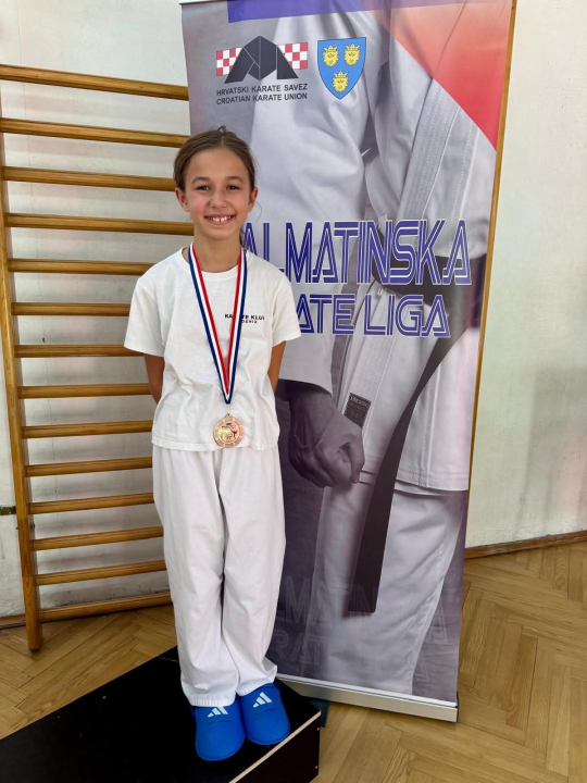 FOTO Vikend pun borbi za Karate klub Phoenix: Sudjelovao na dva turnira, vratio se sa 19 medalja