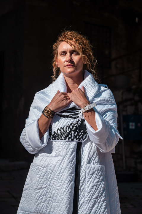 FOTO Modni raj u Šibeniku: Otkrijte ekskluzivne kolekcije hrvatskih dizajnera u Galeriji Juraj Dalmatinac!