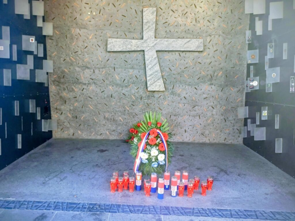 Povodom blagdana Svih svetih u Kninu položen vijenac 