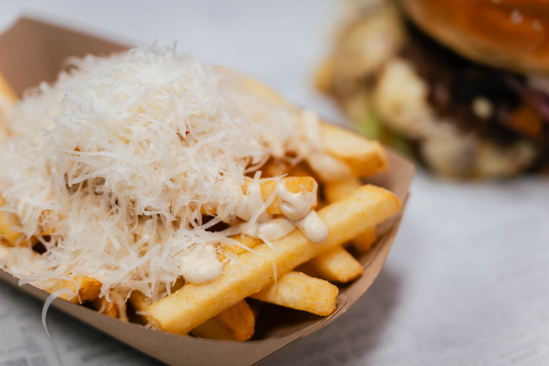 FOTO ŠIZZ je novi gastro 'hotspot' koji će osvojiti sve ljubitelje vrhunskih smash burgera!