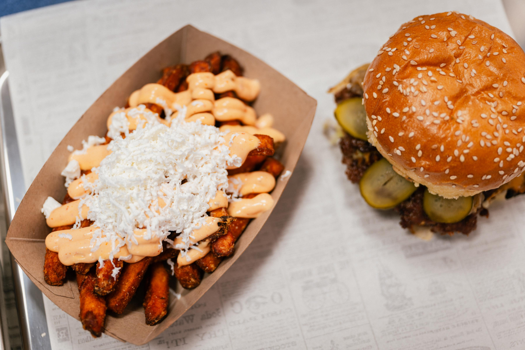 FOTO ŠIZZ je novi gastro 'hotspot' koji će osvojiti sve ljubitelje vrhunskih smash burgera!