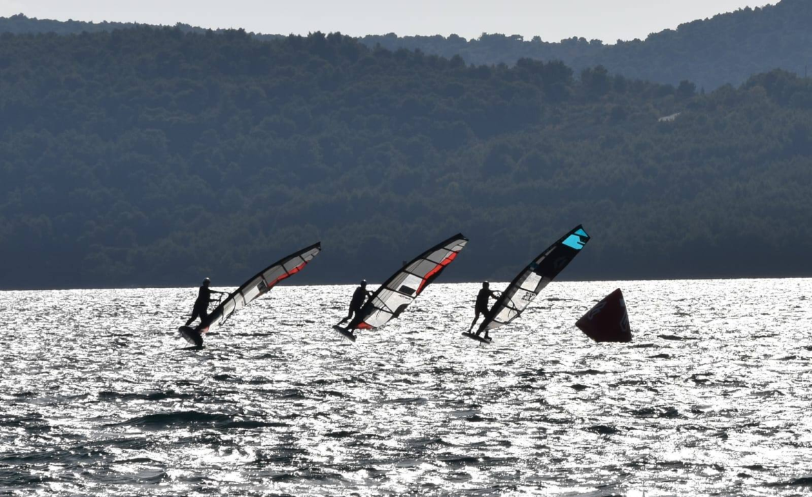 Tradicionalna Jadrijska regata okupila mnoštvo surfera iz Hrvatske i susjedstva