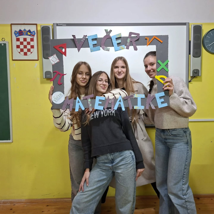 'Večer matematike' gimnazijalcima u Šibeniku otkrila zabavnu stranu znanosti
