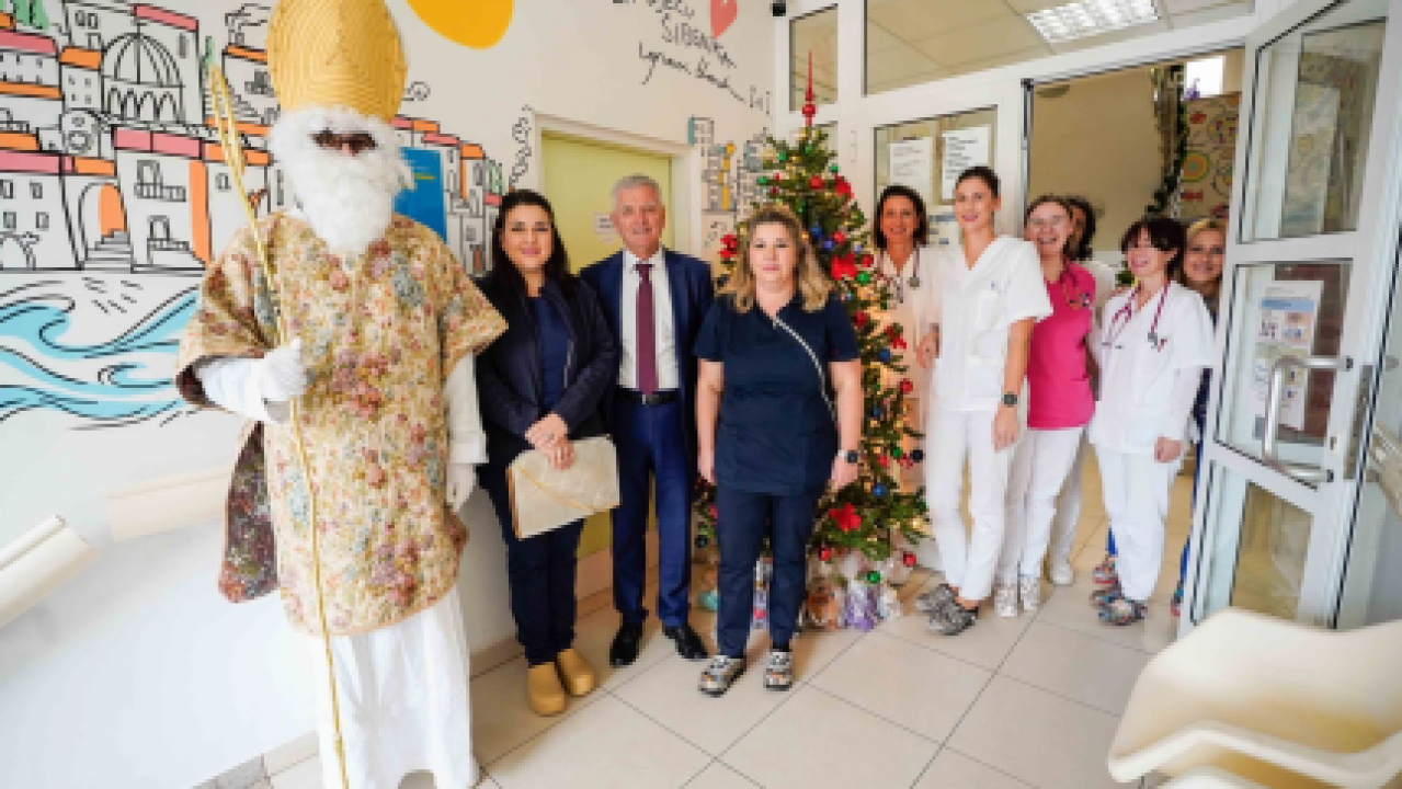 Župan Rakić u ulozi sv. Nikole: Uz darove za najmlađe pokazao i svoju drugu, humaniju stranu