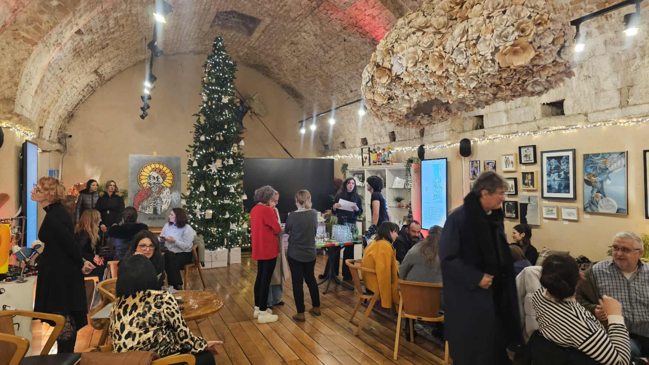 Otvoren Božićni tinel