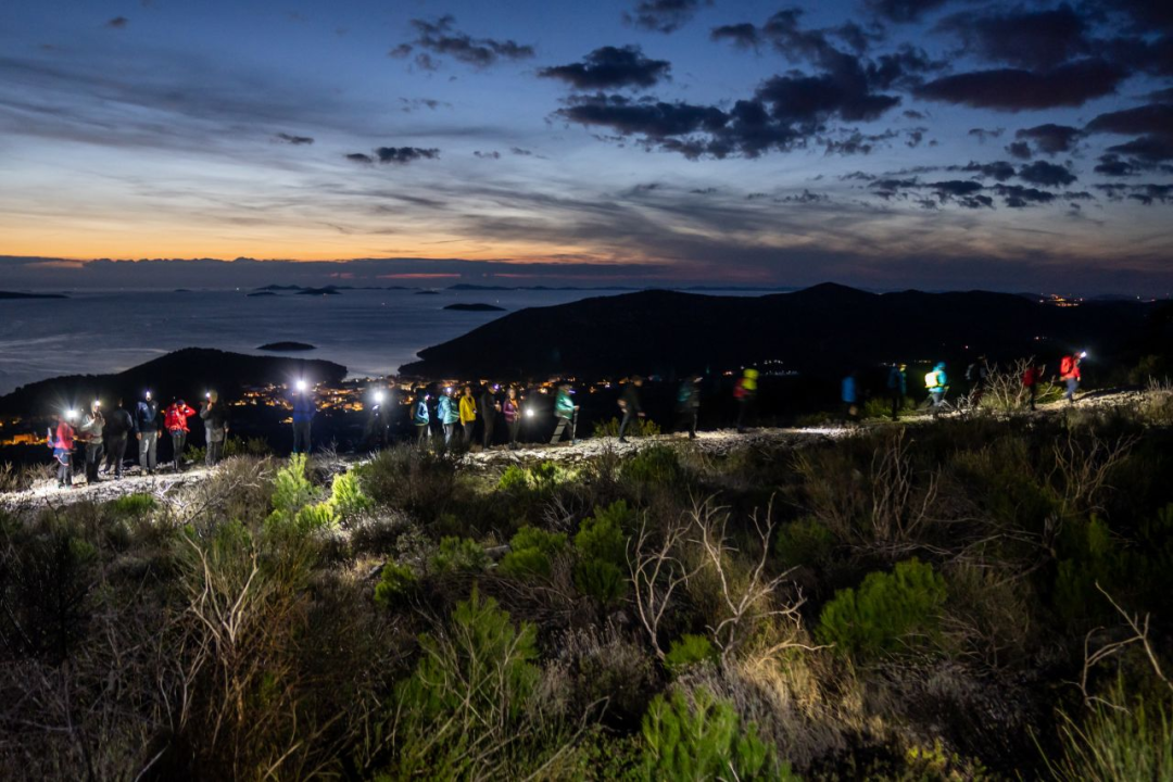 'Mihovilci' okupili zaljubljenike u planinarenje i prirodu na 'Noćnom piketavanju'