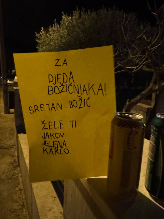 Djed Božićnjak u Raslini