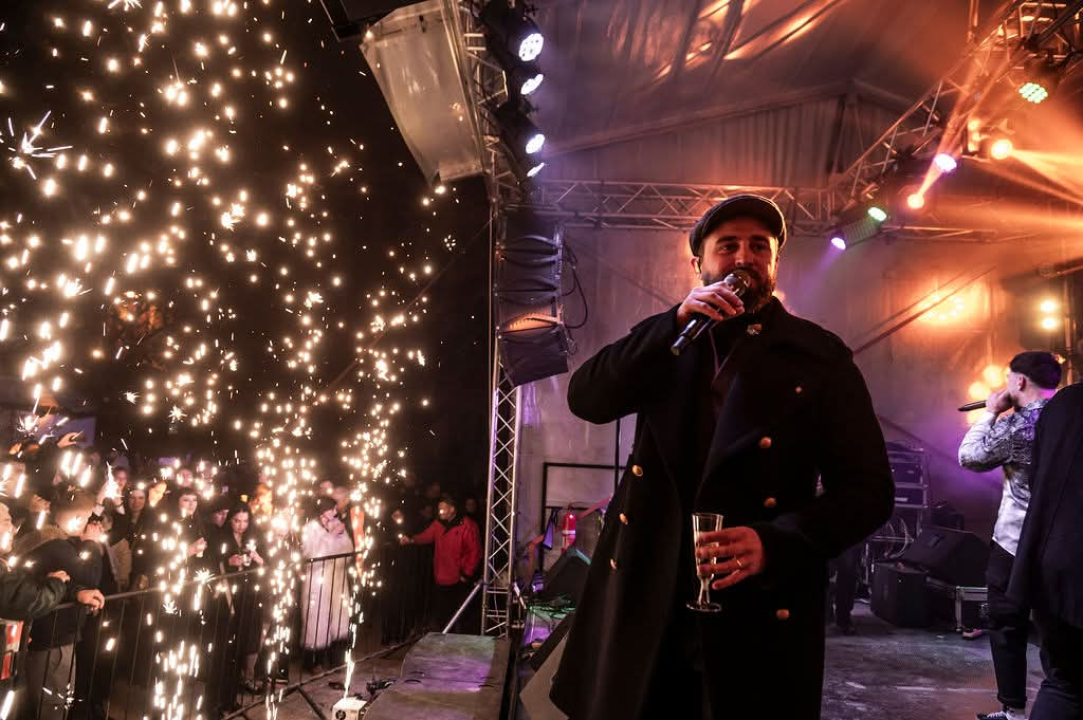 FOTO Šibenčani i gosti guštali u najluđoj noći na nekoliko lokacija, nije ih omela ni hladnoća