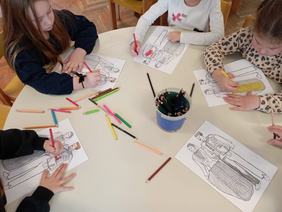 Didaktička Šibenska kapa mališane iz DV Maslina odvela na 'put u šibensku baštinu'