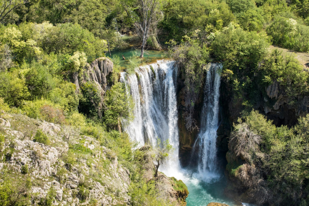 Spektakularni pogled na najviši i najraskošniji slap Krke kojem su se divili carevi