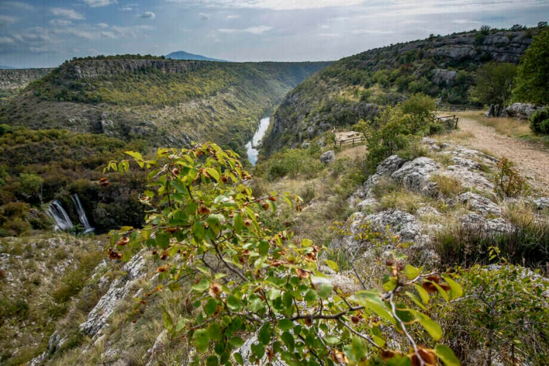 Spektakularni pogled na najviši i najraskošniji slap Krke kojem su se divili carevi