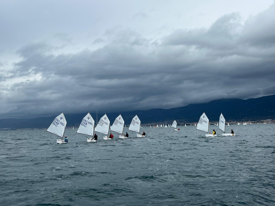 FOTO Mladi jedriličari Jakov Blinja i Zara Šimunić brončani na Špinutovoj regati