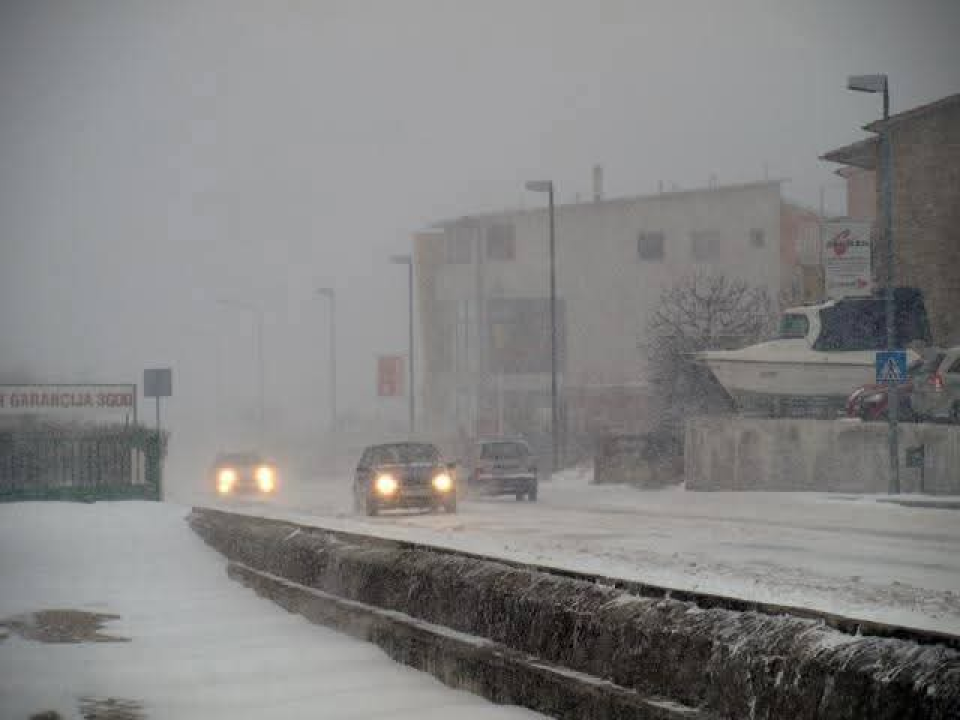 Prije 14 godina Šibenik je bio potpuno zatrpan snijegom