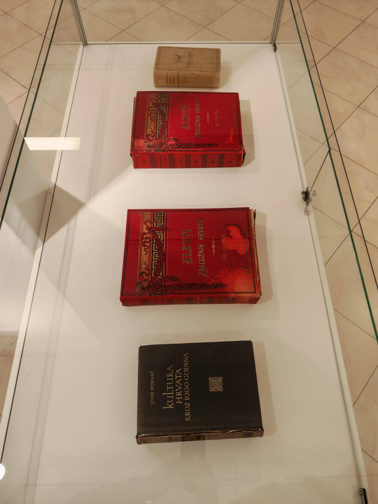 Izložba povodom obilježavanja 1000 obljetnice Hrvatskog kraljevstva u Drnišu