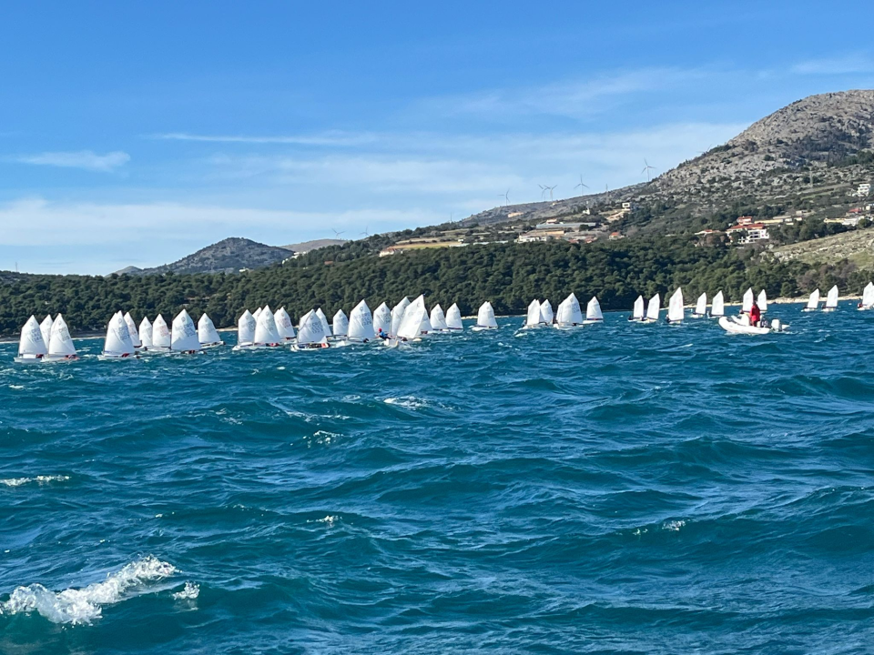 FOTO Jedriličari Šibenika uspješni u Trogiru: Blinja srebrni nakon lošeg starta, Perkov odličje drugi tjedan zaredom