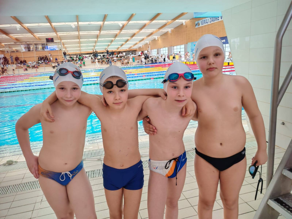 FOTO Plivačima Šibenika 8 medalja na regionalnom prvenstvu početnika, Roko Milošević dominirao u leptiru