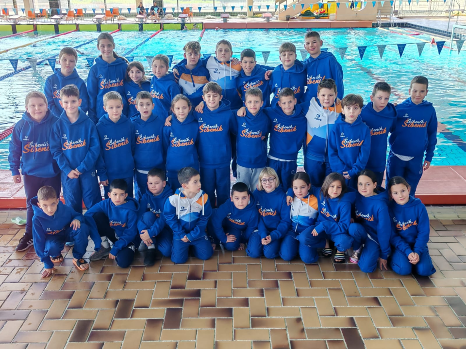 FOTO Plivačima Šibenika dva zlata, tri srebra i četiri bronce na Otvorenoj splitskoj ligi