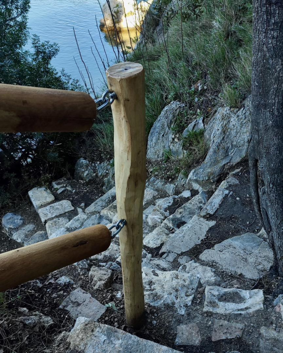 Uređena staza do špilje s crkvicom u Kanalu sv. Ante