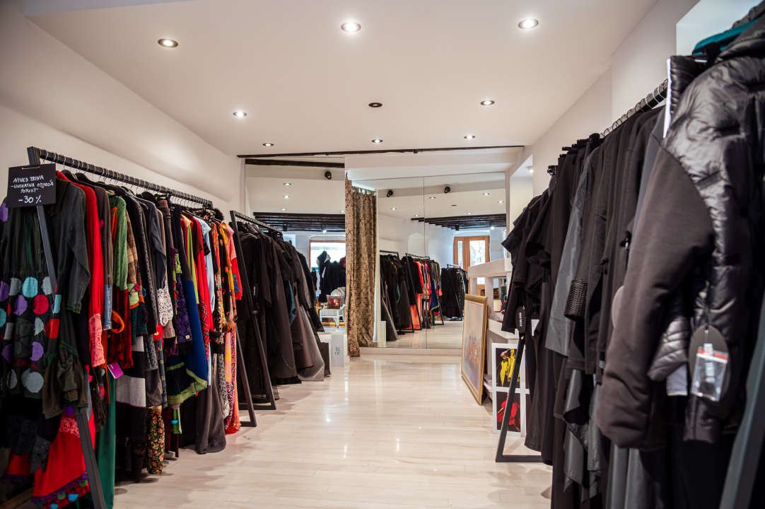 FOTO Proljeće u zraku, a novi komadi i popusti u Galeriji Juraj Dalmatinac!