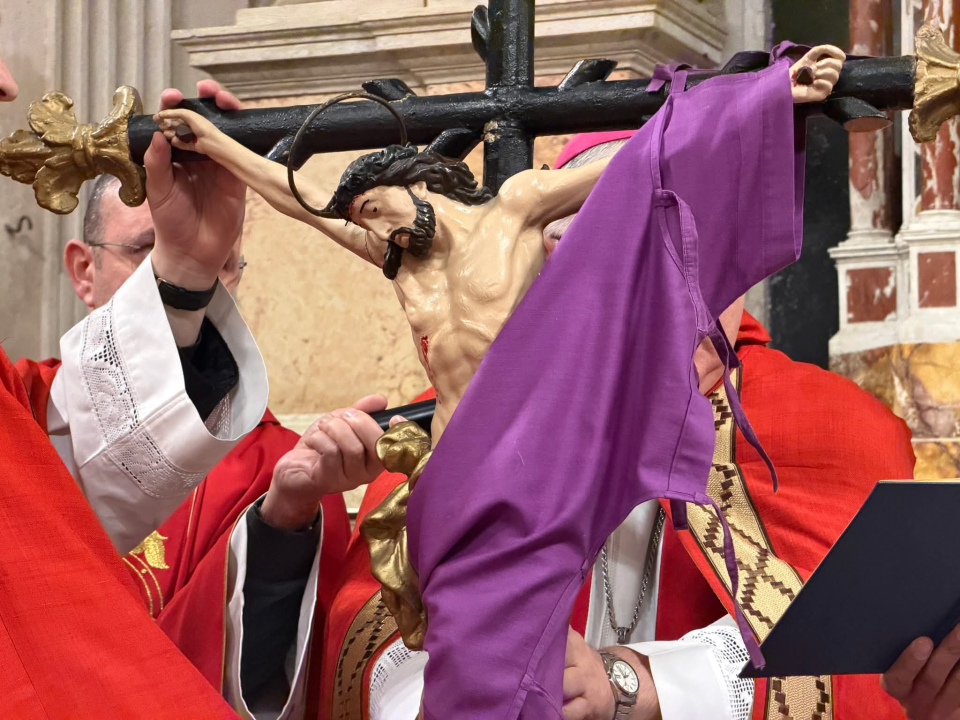 Veliki petak u katedrali sv. Jakova: 'Krist je dragovoljno ušao u smrt da bi čovjeku donio život'