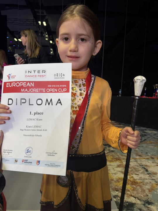 FOTO Pregršt medalja za šibenske mažoretkinje na 'Europskom otvorenu kupu'