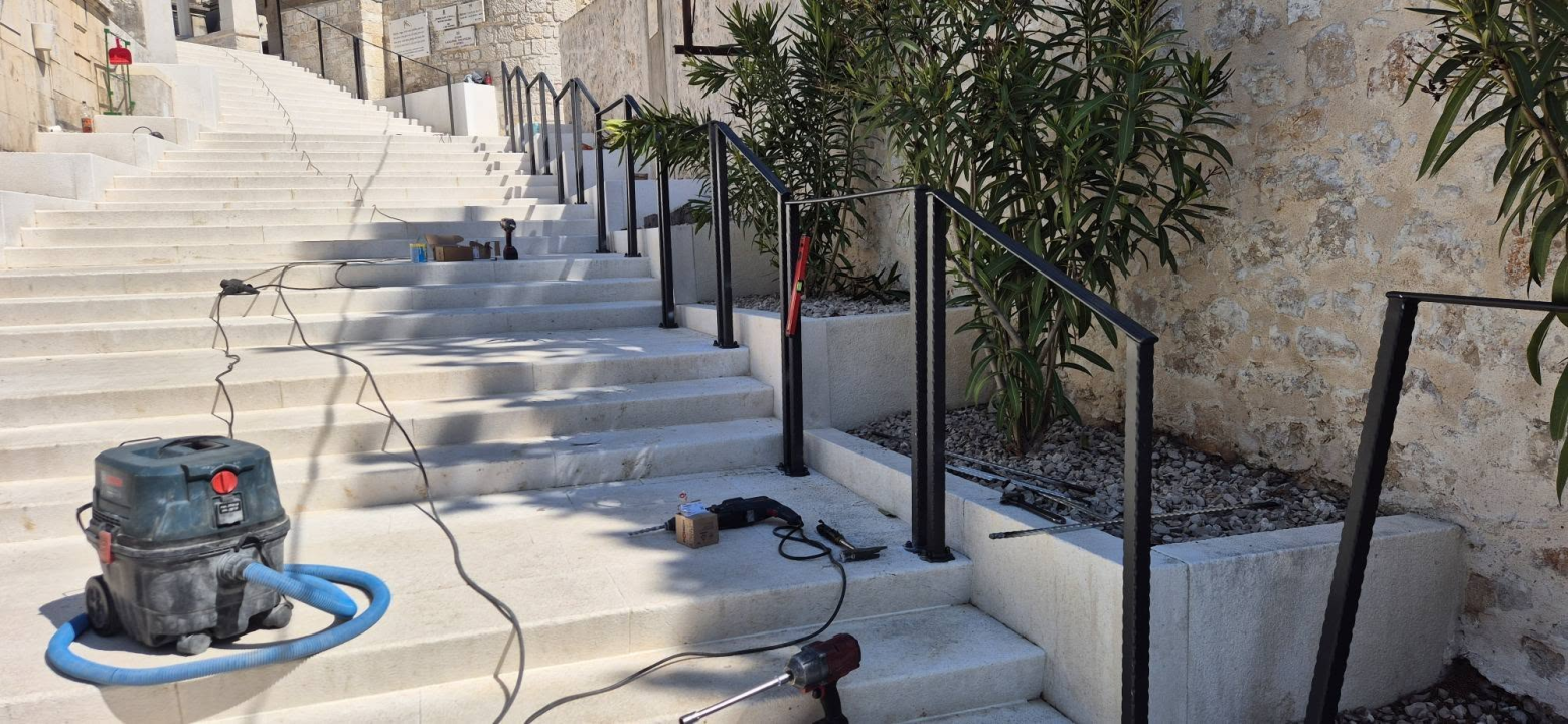 FOTO Čempresi se pohvalili novotarijom na groblju sv. Ane