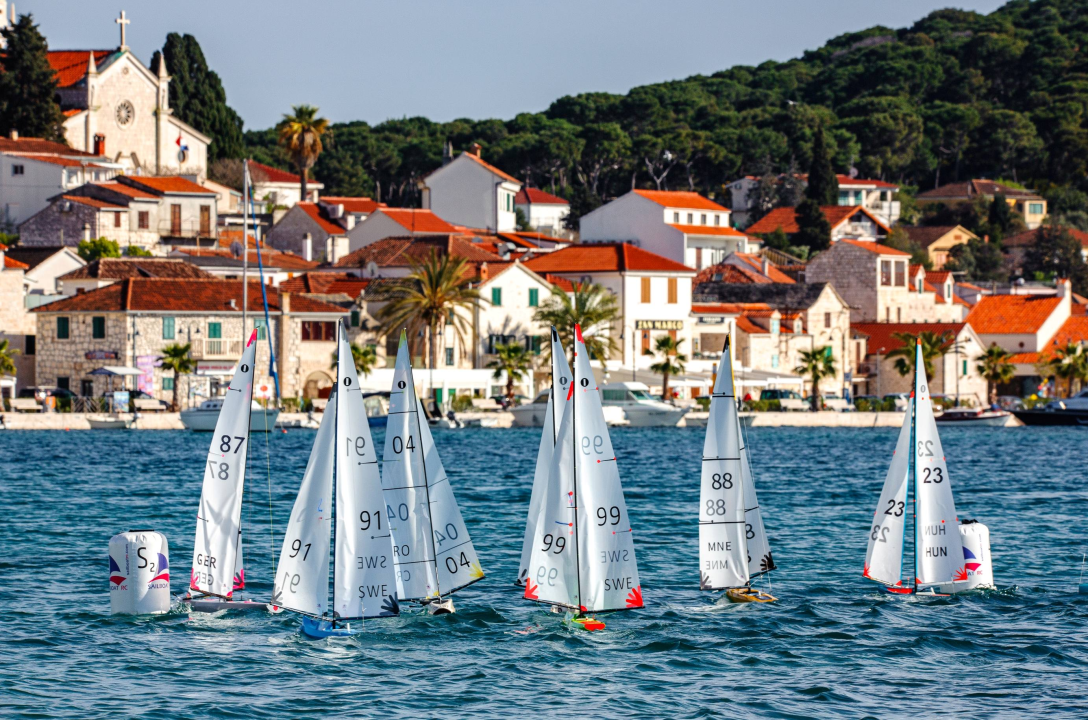 Rogoznica domaćin svjetske jedriličarske elite: 77 sudionika iz 16 država na 20. Rogozničkom kupu