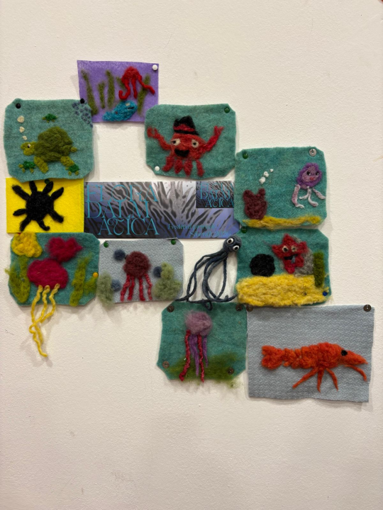 Mali kreativci u šibenskoj knjižnici od vune izrađivali 'Robertov morski ekosustav' 