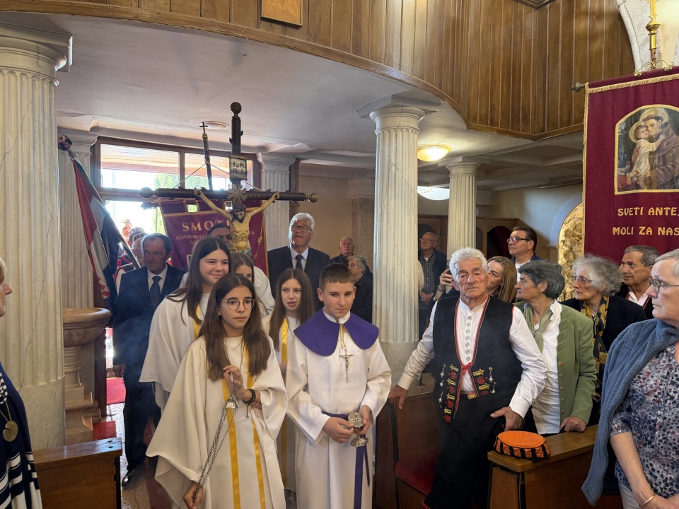 Smotra izvornog pučkog crkvenog pjevanja Šibenske biskupije održana u Primoštenu